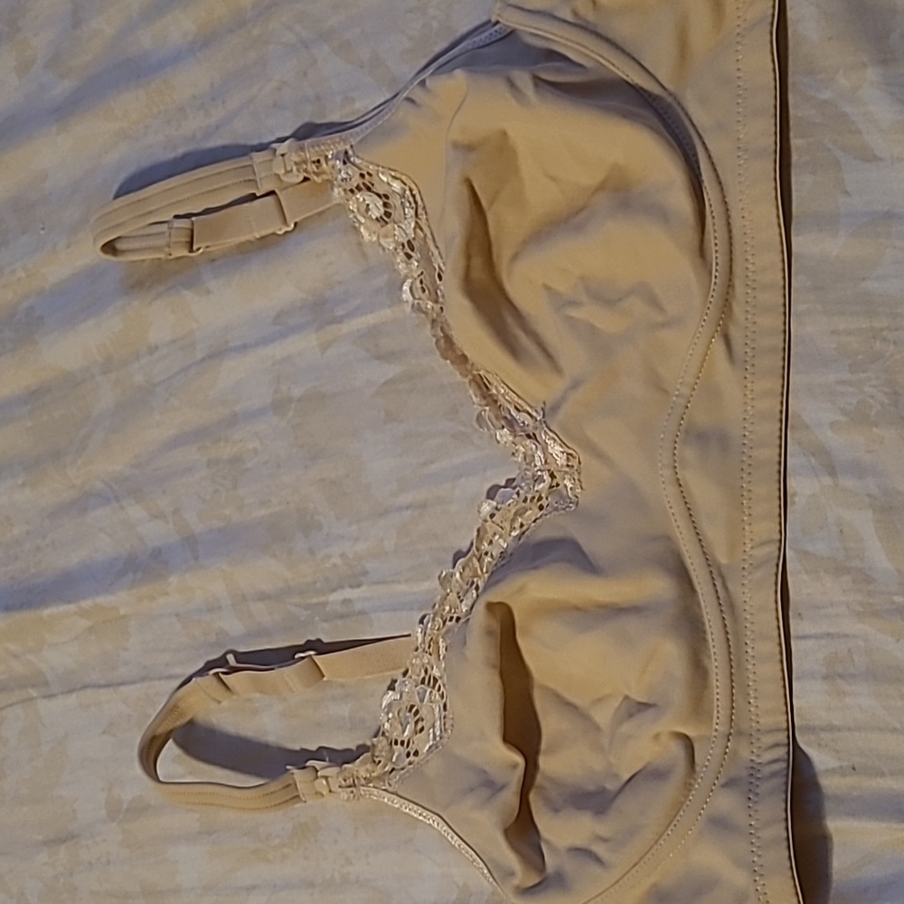 Motherhood Maternity Nursinf Bra 38B